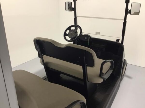 2015 EZGO RXV Closed Cargo Box Electric 4 Passenger - Image 4