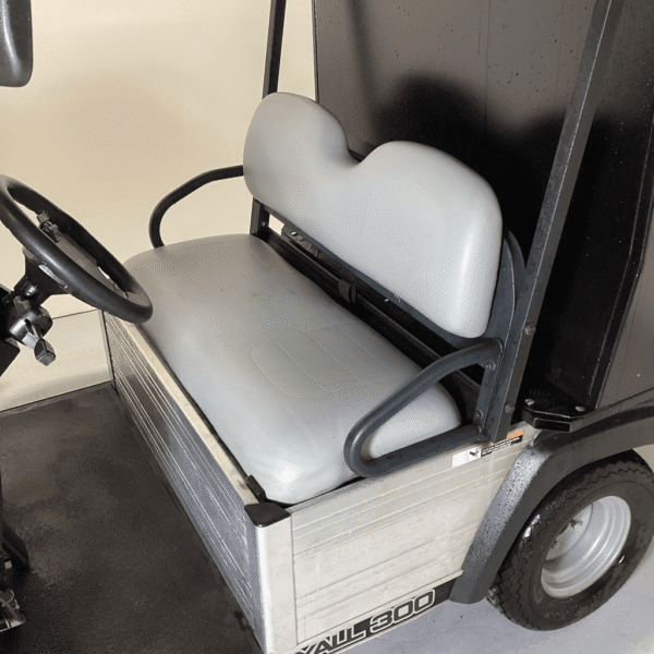 2018 Club Car Carryall 300 Electric 2 passenger - Image 8