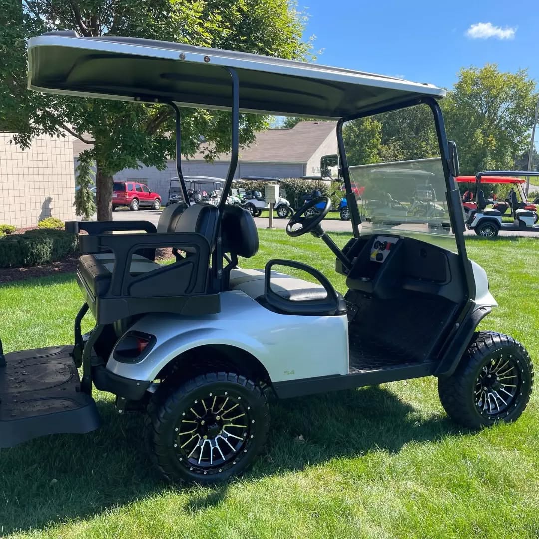 2021 Ezgo Express S4 Gas 4 passengers - Image 4