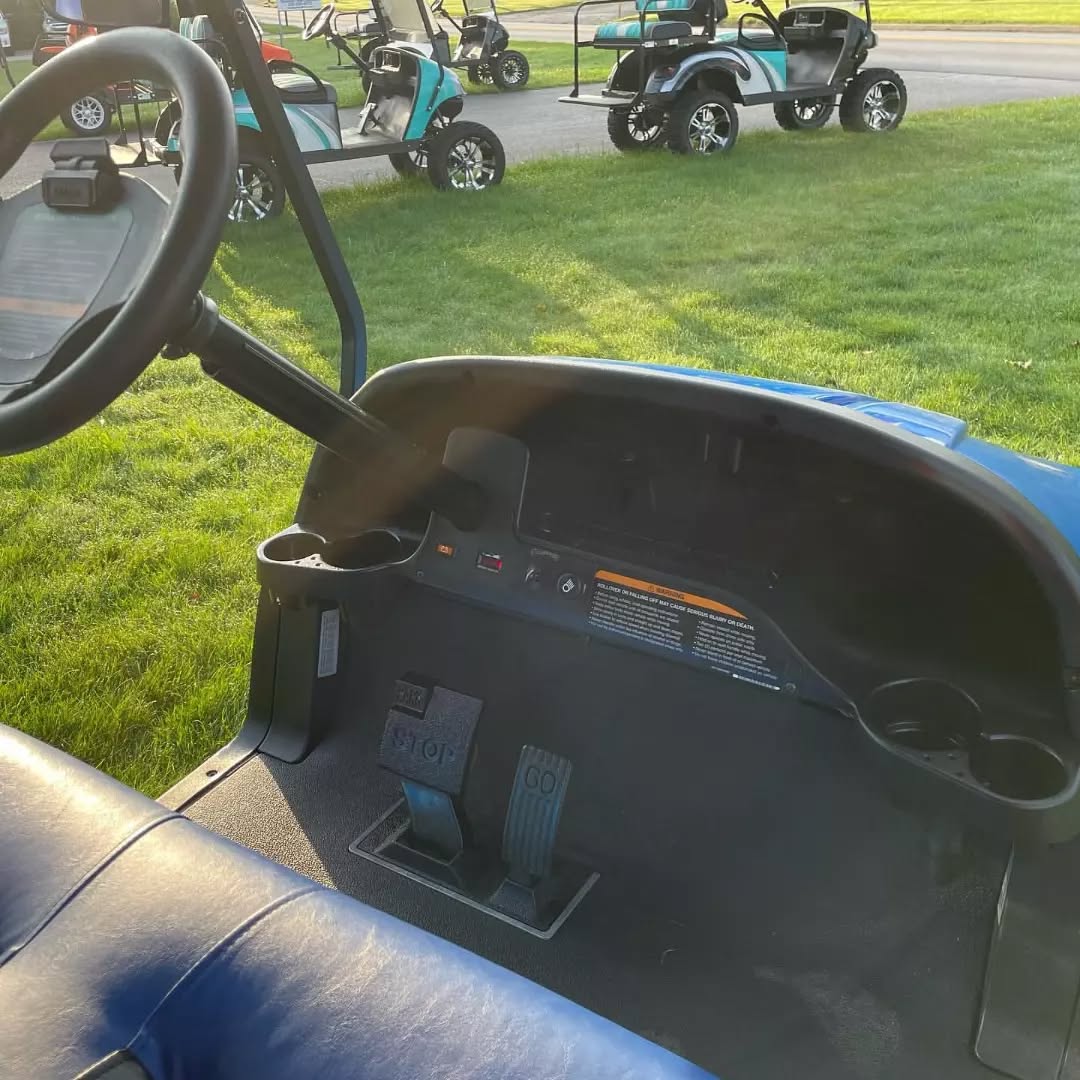 2017 Club Car Precedent Phantom Gas 4 passengers - Image 7